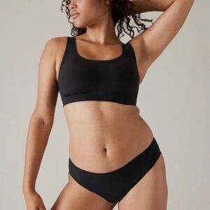 Athleta Ritual Pull On Bra Medium Black D-DD Cup Soft Comfort Stretch